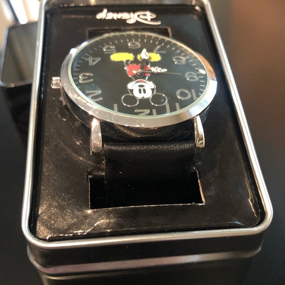 ❌SOLD❌ New! Men’s Style Disney Wrist Watch - Picture 4 of 7